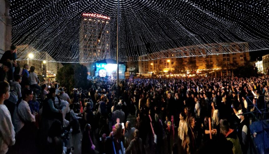 aglomeratie la concertul trupei subcarpati din piata unirii festivalului strazii lapusneanu aduce muzica si spectacole pentru toate varstele 68cd9ea6beaf0