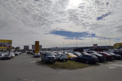 aglomeratie mare la supermarketurile din iasi la kaufland nicolina niciun loc liber de parcare foto 68c53019d34f3