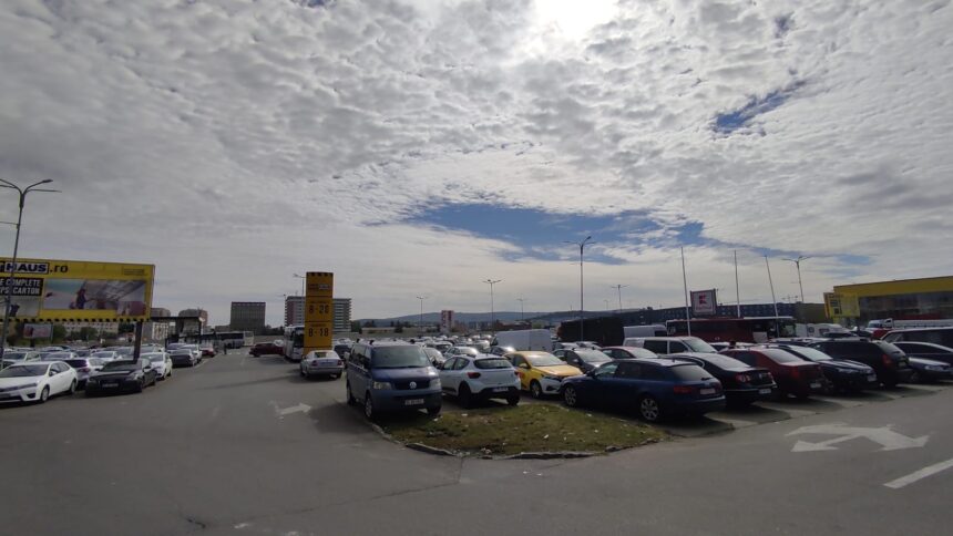 aglomeratie mare la supermarketurile din iasi la kaufland nicolina niciun loc liber de parcare foto 68c53019d34f3