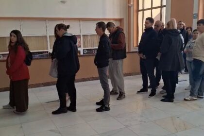 alegeri in moldova mobilizare buna la iasi la unele sectii s au format cozi foto video 68d8f2d27d9c8