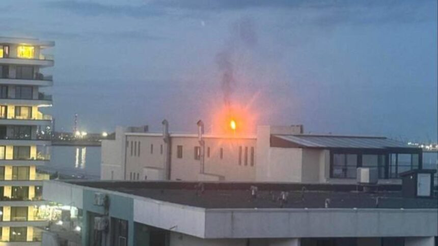 alerta in zona navodari corbu localnicii au vazut o coloana de fum dens si o flacara mare ce a descoperit garda de mediu foto 68d0475c0b626