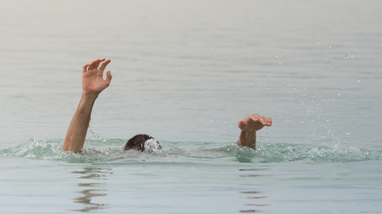 alerta pe litoral barbat de 70 de ani scos inconstient din mare la costinesti a intervenit elicopterul smurd 68b822f98e3c0