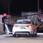 alerta terorista in america dupa un atac suspect la un sediu fbi un barbat este dat in urmarire dupa ce a intrat cu masina in poarta de securitate video 68ca91d459ea0