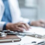 arest la domiciliu pentru doctorita din faget care a luat mita de la 32 de pacienti sumele variau intre 50 de lei si 4 000 de lei 68b9b576b6dc6