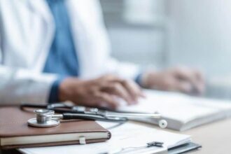 arest la domiciliu pentru doctorita din faget care a luat mita de la 32 de pacienti sumele variau intre 50 de lei si 4 000 de lei 68b9b576b6dc6