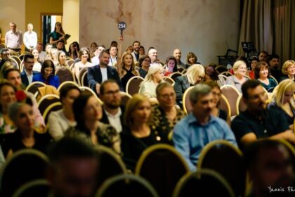 arta si generozitatea schimba destine la iasi licitatie de arta pentru copiii vulnerabili la gala zambet in dar 68ca0216db28f