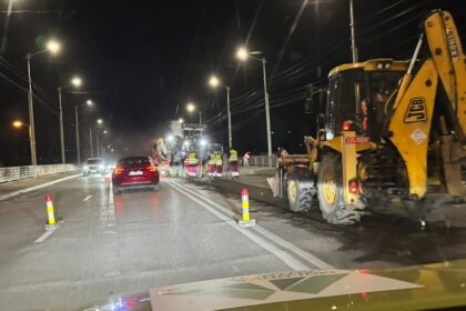 atentie soferi zona de evitat se toarna asfalt pe pasajul socola interventiile citadin sunt temporare pana la inceperea lucrarile de modernizare 68cd077e0b5f9