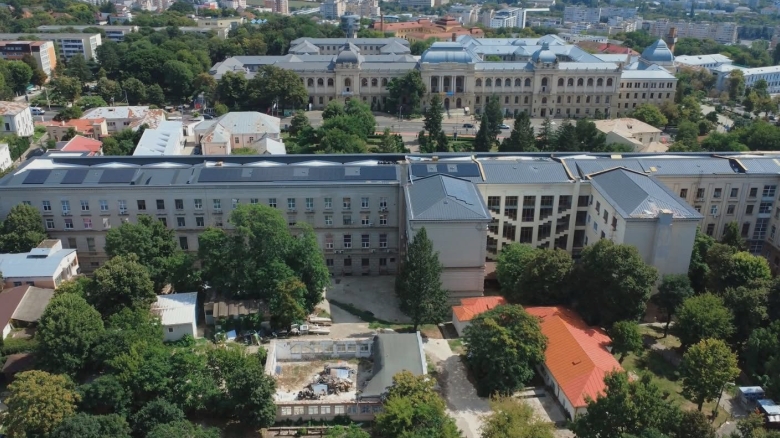 au fost montate primele panouri fotovoltaice pe noul acoperis al corpului b din cadrul uaic iasi 68ba33daca132
