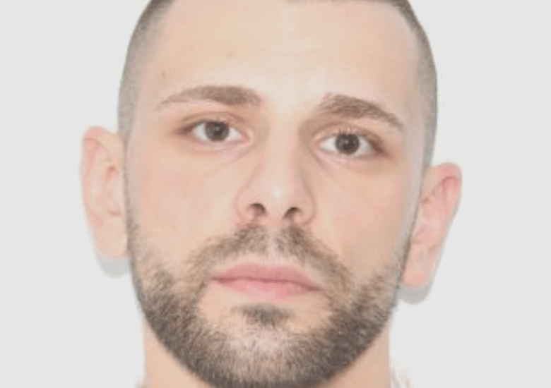 barbatul evadat din arest la domiciliu a fost prins in craiova 68b62a7c8cdb1