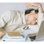 burnout ul care macina iasul profesori epuizati si it isti anxiosi doua lumi aceeasi criza 68c6a8249b4e5