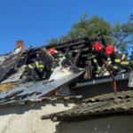 casa distrusa de o candela uitata aprinsa 68d147fa23f56