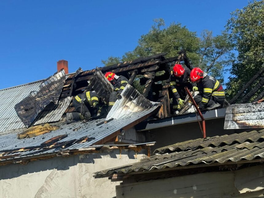 casa distrusa de o candela uitata aprinsa 68d147fa23f56