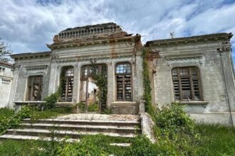 casa ralet scoasa la vanzare proprietarul a cumparat o cu 700 000 de euro iar acum cere aproape dublu 68db21f4b40e7