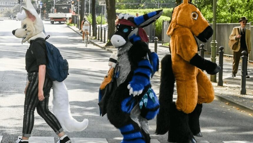 caz neobisnuit la iasi adolescentul care se identifica cu bugs bunny ce inseamna pentru psihologi fenomenul furry 68d87ef21bbb9