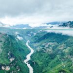 china inaugureaza cel mai inalt pod din lume 625 de metri peste marele canion huajiang 68d7aa817d9ed