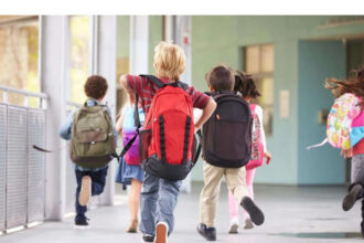 clopotelul suna alarma scoala gratuita costa 10 000 lei pe an 68bd40859b4bc