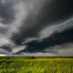 cod galben ploi torentiale vijelii si descarcari electrice marti seara in mai multe zone montane 68c9892077589