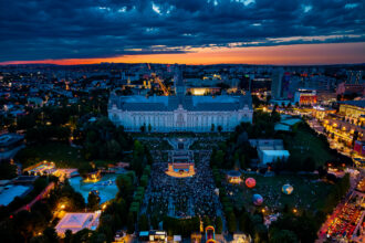 compania ieseana iulius celebreaza 25 de ani de activitate cu un spectacol aniversar multisenzorial in gradina palas 68cc2bf3c88f9