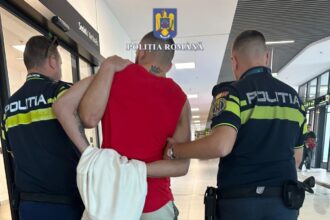 condamnat pentru tentativa de omor prins pe aeroportul din iasi la coborarea din avion 68bc6b692ba02