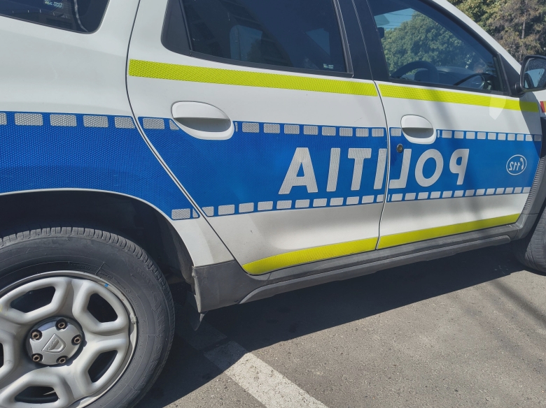 crima sau sinucidere locatari alertati dupa ce au vazut sangele victimei la intrarea in locuinta 68b555b4e5f1e