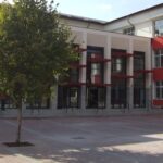 demisie in bloc la cea mai mare scoala din bucuresti inainte de inceperea noului an scolar 68bc6bba52577