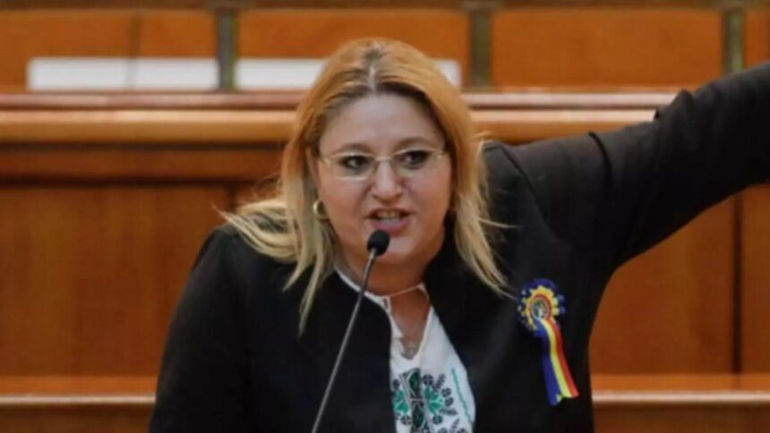 diana sosoaca urmarita penal pentru 11 infractiuni acuzatiile care i se aduc vor fi citite in parlamentul european 68d3df4c8e0bb