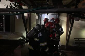 doi soti din iasi au ajuns la spital in urma unui incendiu izbucnit noaptea trecuta 68c7ca5a13a96
