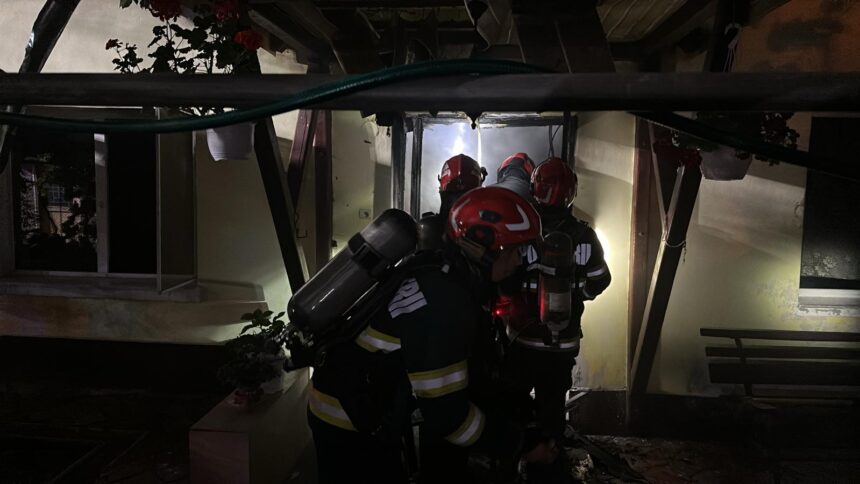 doi soti din iasi au ajuns la spital in urma unui incendiu izbucnit noaptea trecuta 68c7ca5a13a96