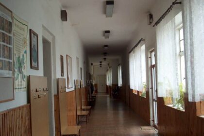 elev batut crunt de un coleg de clasa intr o scoala din targu jiu victima s a prezentat la urgente 68c2ebed20f6f