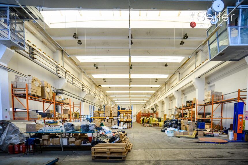 fabrica din iasi in care familia benetton facea haine a fost scoasa la vanzare este promis un venit lunar de 60 000 de euro 68c4bc1adca2d