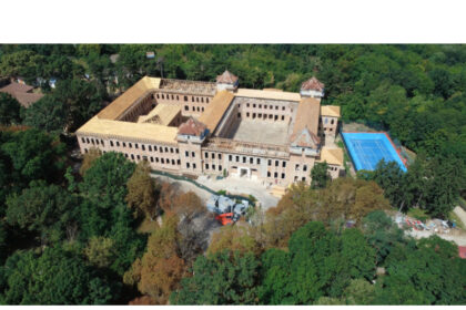 foto colegiul pedagogic vasile lupu la inceput de an scolar 68be6edabb488