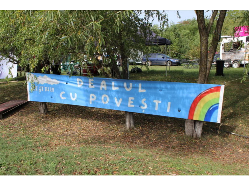 foto festivalul dealul cu povesti de la horlesti locul unde literatura devine sarbatoare comunitara 68c6a4a8d2efc