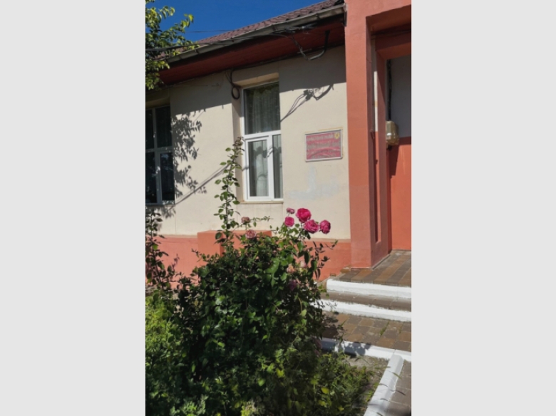 foto un nou inceput cu ghiozdane pline de speranta prietenia dintre clubul inner wheel si scoala garbesti continua in pasi de lumina 68bad65e42280