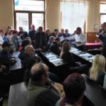 george simion in mijlocul romanilor din brad dati afara de la fabrica cer interventia premierului si a ministrului economiei 68d7a1e3c1a2b