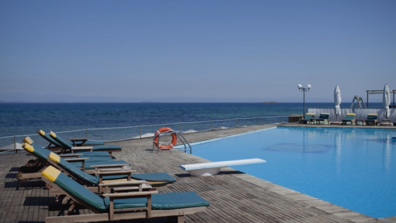 grecii merg in vacante in strainatate pentru ca turismul s a scumpit prea mult la ei in tara 68b7f2a98c2c5