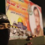 hamas a publicat o fotografie de adio cu 47 de prizonieri israelieni 68cf0ae660f65