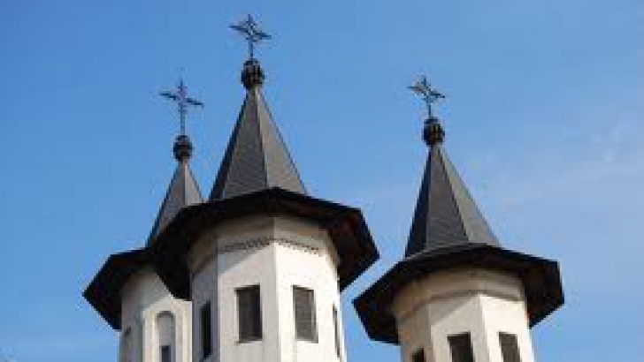 hot fara frica lui dumnezeu a furat banii din doua cutii ale milei de la o manastire din cluj si si a sters urma 68c8ee8a0ee83