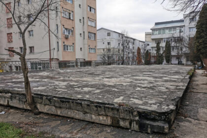 iasul incarcerat intre betoane psihologia blocului comunist ne baga in spital 68c6d5e9e0365