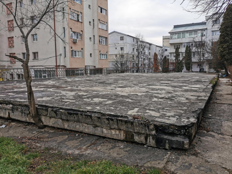 iasul incarcerat intre betoane psihologia blocului comunist ne baga in spital 68c6d5e9e0365