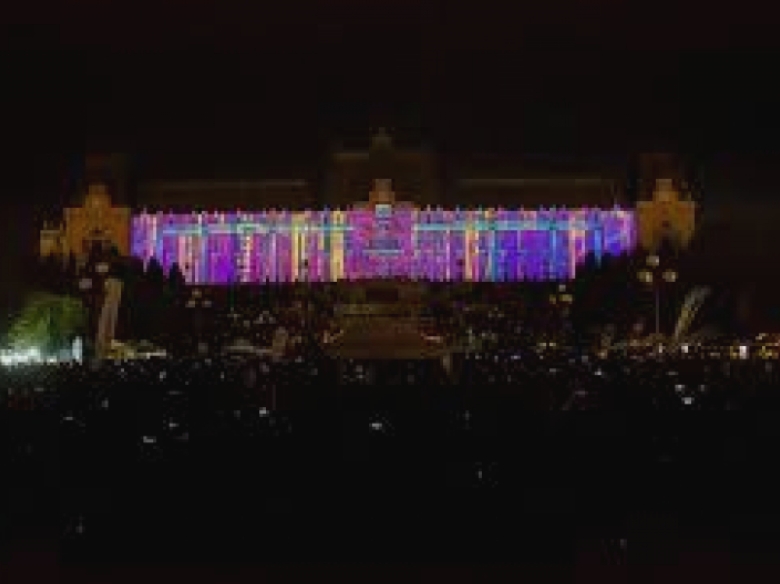 iasul orasul celor doua scene saloane pline si festivaluri in