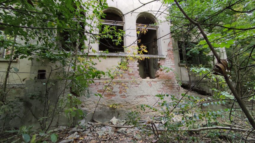 inca o sansa la viata pentru casa calaului din manta rosie trei ani pierduti degeaba de cj iasi pe mana unor firme controversate 68da7922ea388