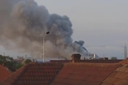 incendiu violent la fabrica de prelucrare a lemnului kronospan sebes mai multe explozii doua persoane ranite planul rosu de interventie activat 68b52e8301270