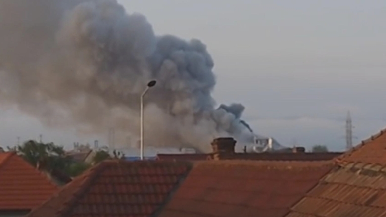 incendiu violent la fabrica de prelucrare a lemnului kronospan sebes mai multe explozii doua persoane ranite planul rosu de interventie activat 68b52e8301270