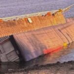 incident naval la braila un bac incarcat cu floarea soarelui s a scufundat in dunare 68b89d2bd06d6