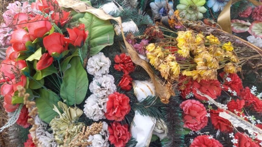 inmormantari prietenoase cu mediul la timisoara primaria lui fritz vrea sa interzica in cimitir coroanele si florile de plastic 68c15fe9a61e5