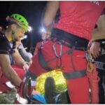 interventie dificila a salvamontistilor din prahova turist din bucuresti grav ranit dupa ce a cazut 30 de metri pe valea cerbului video 68bd4f414118a