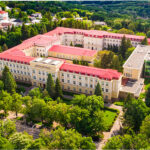 la usv iasi noul an universitar va debuta pe 15 septembrie iar cazarea studentilor va avea loc mai devreme 68bfd5e7e7fd8