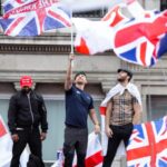 live video londra fierbe sute de mii de oameni in strada manifestantii anti imigratie isi striga supararile in timp ce cei pro refugiati li se opun 68c5830c313f2