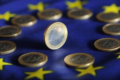 mai apar si vesti bune activitatea economica in zona euro a inregistrat in septembrie cea mai puternica crestere din ultimele 16 luni 68d2a96746850