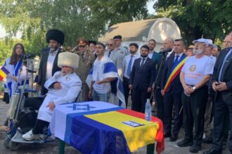 marsul vietii 2025 lumanari si rugaciuni pentru victimele pogromului reprezinta o pata neagra in istoria iasului 68bccc8875a93